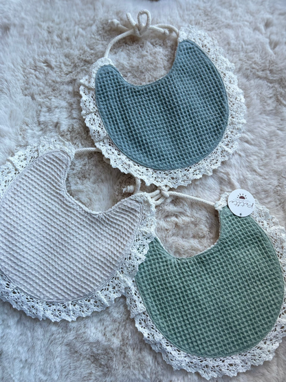 Le lot de bavoir Petite Evelina apparel